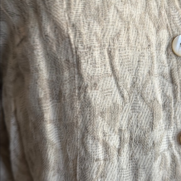 Elegant Cream Button-Up Women's Top - Picture 8 of 16